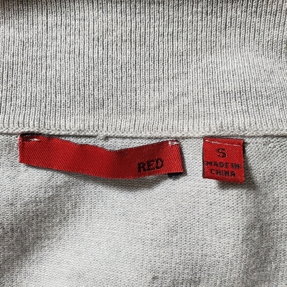 Red ruffled knit top small - Picture 8 of 9